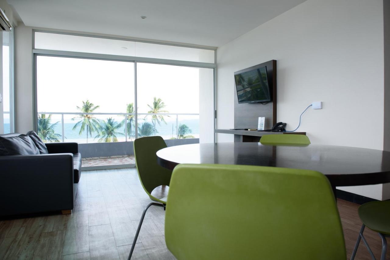 Puerto Azul Hotel ปุนตาเรนาส ภายนอก รูปภาพ