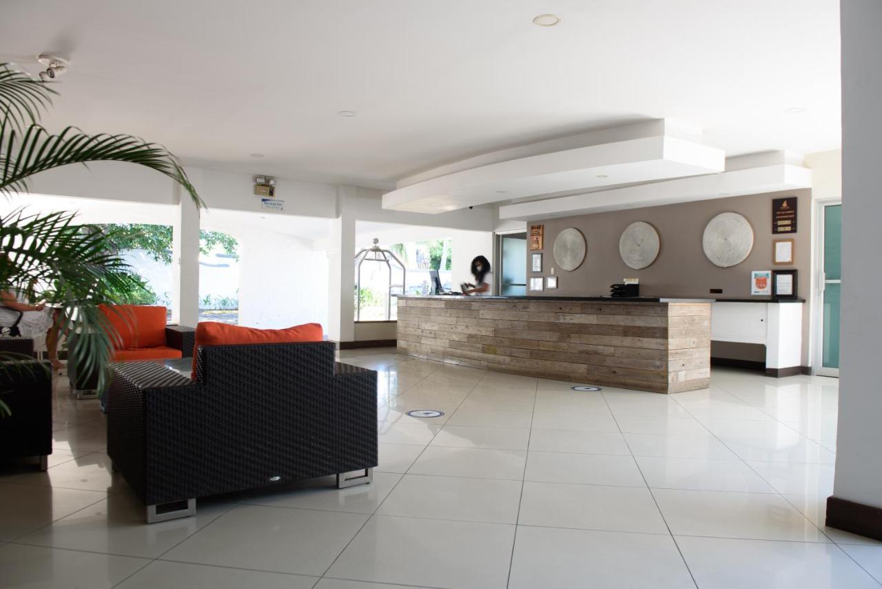 Puerto Azul Hotel ปุนตาเรนาส ภายนอก รูปภาพ
