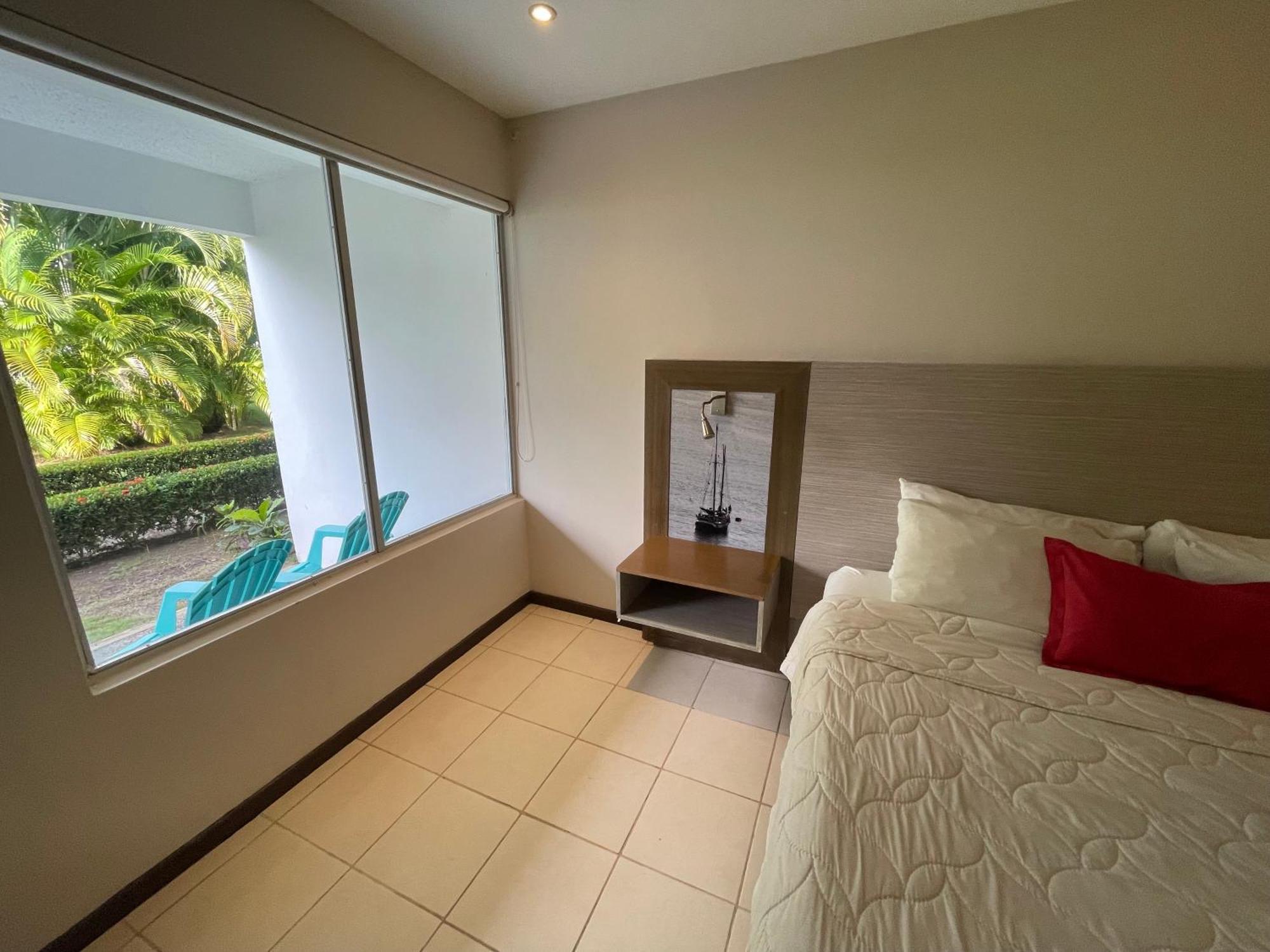 Puerto Azul Hotel ปุนตาเรนาส ภายนอก รูปภาพ