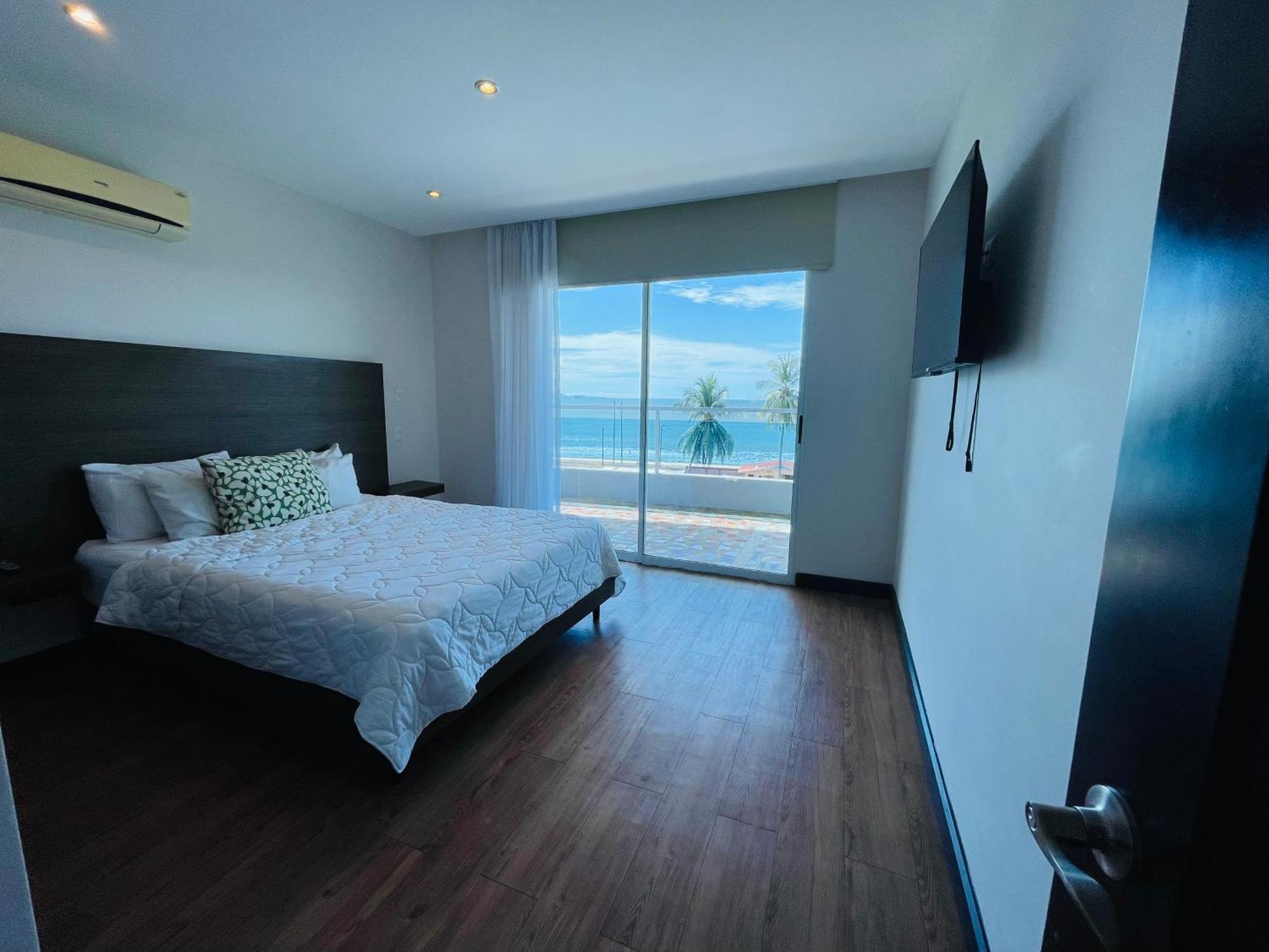 Puerto Azul Hotel ปุนตาเรนาส ภายนอก รูปภาพ