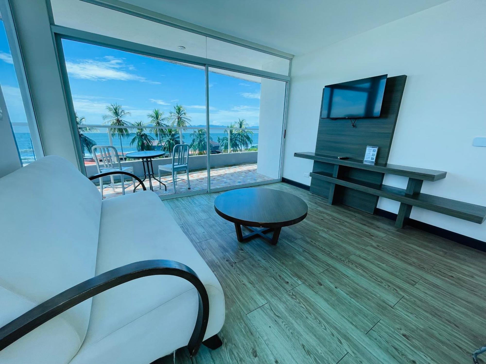 Puerto Azul Hotel ปุนตาเรนาส ภายนอก รูปภาพ