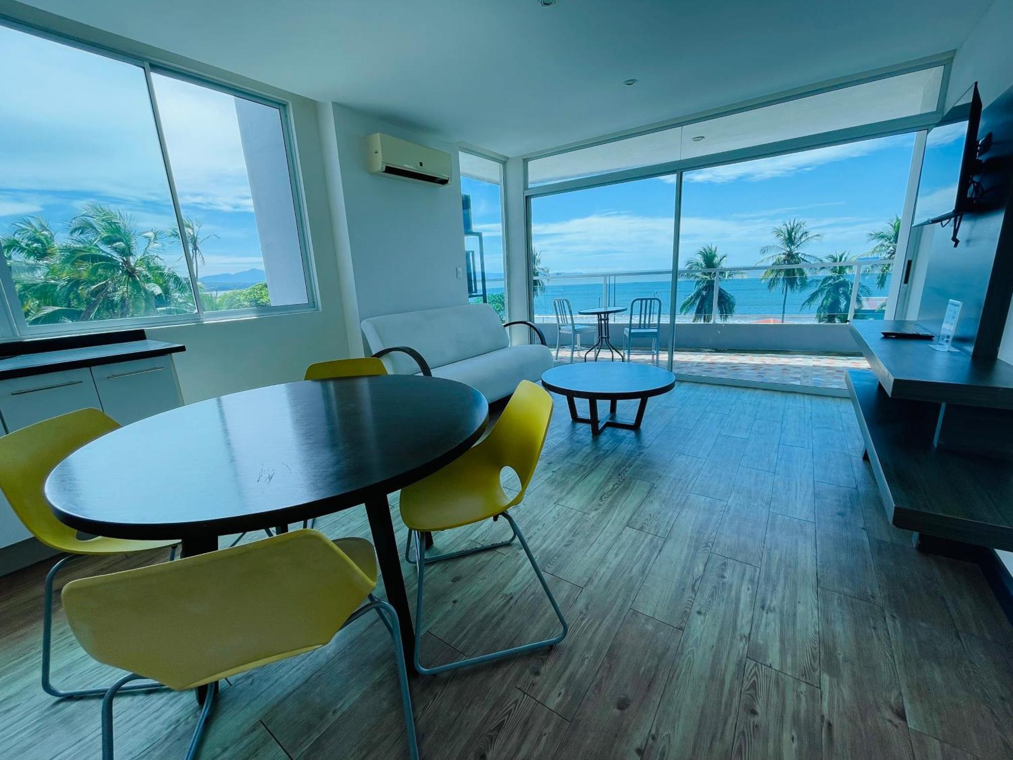 Puerto Azul Hotel ปุนตาเรนาส ภายนอก รูปภาพ