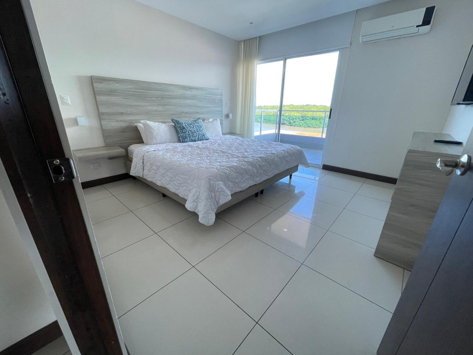 Puerto Azul Hotel ปุนตาเรนาส ภายนอก รูปภาพ